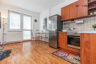 Na prenájom 2-izbový byt, 52 m², Bratislava-Podunajské Biskupice