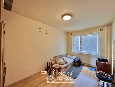 Na predaj 3-izbový byt, 78 m², Nové Zámky, J. Kráľa