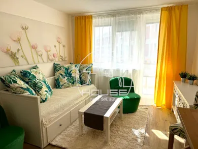 Na prenájom 1-izbový byt, 25 m², Bratislava-Nové Mesto, Kominárska