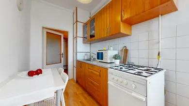 Na predaj 1-izbový byt, 43 m², Bratislava-Ružinov, Kozmonautická 5