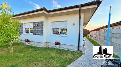 Domy na sprzedaż, 3-pokojowe, Veľký Meder · €185 000