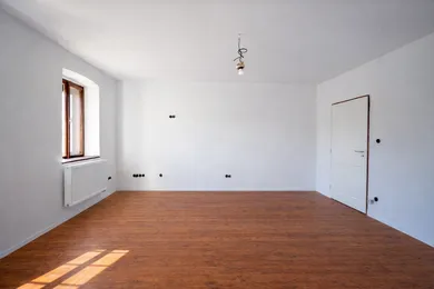 Na predaj 9-izbový dom, 220 m², Janova Lehota