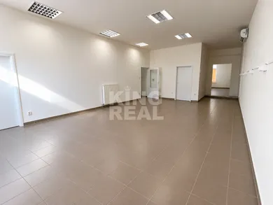 Na prenájom komerčné, 45 m², Šurany, KOMENSKÉHO 3
