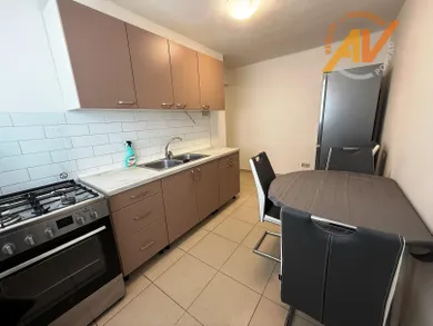 Na prenájom 2-izbový byt, 57 m², Poprad, Okružná
