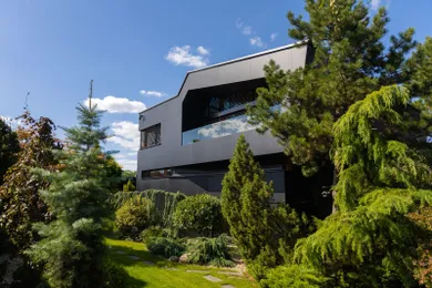 Domy na sprzedaż, 8-pokojowe, Nitra · €2 200 000