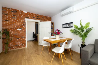 Na predaj 4-izbový byt, 83 m², Bratislava-Dúbravka, Karola Adlera