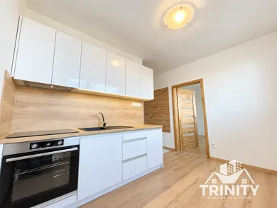 Na prenájom 1-izbový byt, 35 m², Nové Zámky, Ďorocká ulica