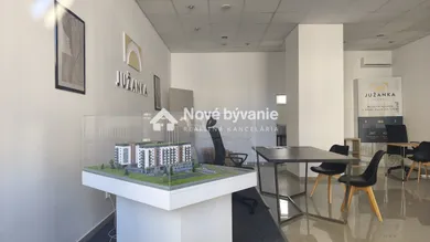 Na prenájom komerčné, 104 m², Poprad, Námestie