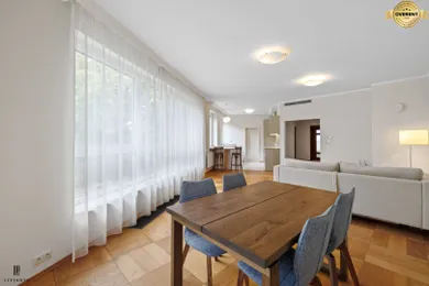 Na prenájom 2-izbový byt, 93 m², Bratislava-Staré Mesto, Mudroňova