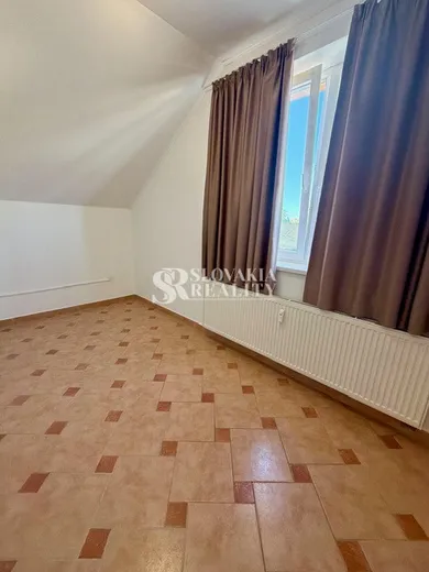 Na prenájom komerčné, 51 m², Nitra, Novozámocká