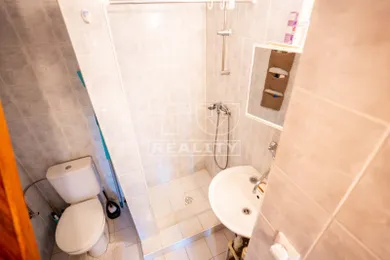 Na prenájom dom, 450 m², Banka