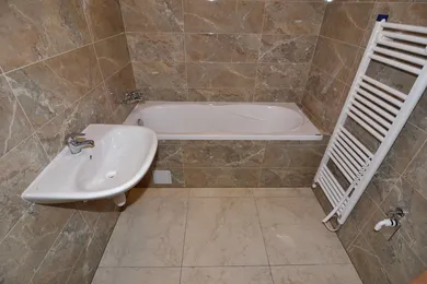 Na predaj 2-izbový byt, 61 m², Bratislava-Petržalka, Údernícka