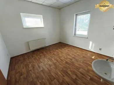 Na prenájom komerčné, 15 m², Partizánske, Hrnčírikova