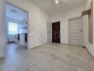 Kiadó lakások, 3-szobás, Považská Bystrica · €650
