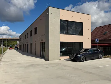 Na prenájom komerčné, 192 m², Trenčín, Bratislavská