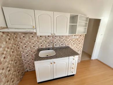 Na predaj 1-izbový byt, 41 m², Banská Bystrica, Poľná