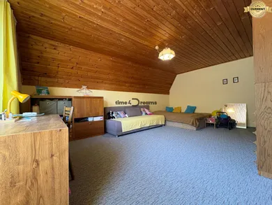 Na predaj 6-izbový dom, 250 m², Levice