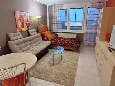 Na prenájom 1-izbový byt, 29 m², Bratislava-Rača, Podbrezovská