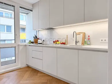 Na predaj 4-izbový byt, 92 m², Bratislava-Staré Mesto, Kozia