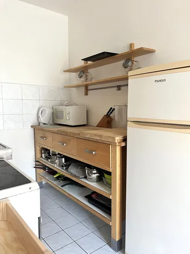 Na prenájom 1-izbový byt, 36 m², Bratislava-Dúbravka, Agátová