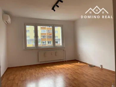 Na prenájom byt v Bratislava-Karlova Ves · €800 · Čiastočná rekonštrukcia