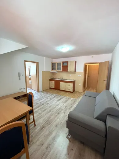 Mieszkania na wynajem, 1-pokojowe, Zlaté Moravce · €430