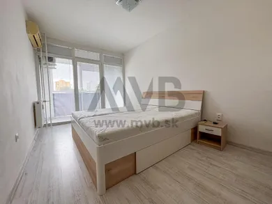 Na prenájom 2-izbový byt, 62 m², Nové Zámky, Jazdecká