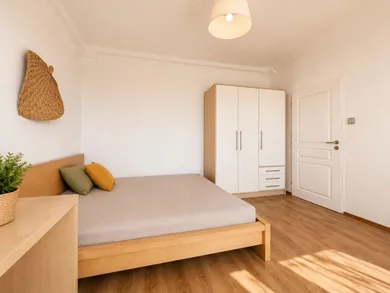 Na prenájom 3-izbový byt, 75 m², Bratislava-Ružinov, Svidnícka