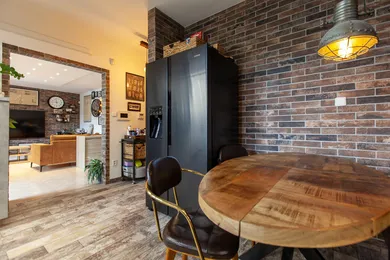 Na predaj dom, 240 m², Kostolište