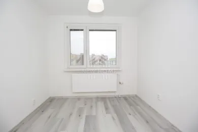 Na prenájom 4-izbový byt, 68 m², Bratislava-Petržalka, Lenardova