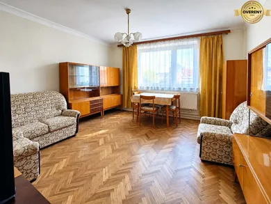 Na predaj 3-izbový dom, 90 m², Oslany