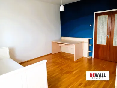 Na predaj 3-izbový byt, 75 m², Bratislava-Petržalka, Mlynarovičova