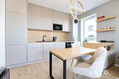 Na predaj 2-izbový byt, 54 m², Bratislava-Petržalka, Fialová