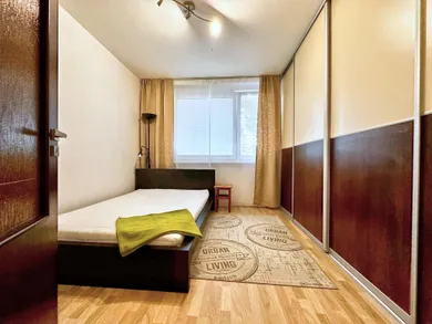 Na predaj 3-izbový byt, 70 m², Bratislava-Vrakuňa, Rajčianska