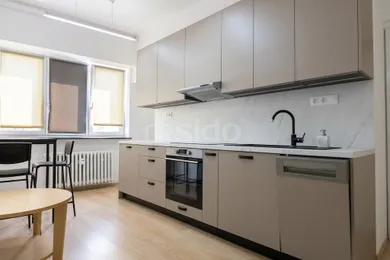 Mieszkania na wynajem, 2-pokojowe, Bratislava-Staré Mesto · €850