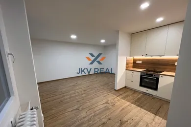 Mieszkania na sprzedaż, 3-pokojowe, Trenčín · €156 990