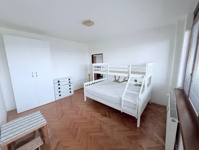 Na predaj 3-izbový byt, 70 m², Nitra, Štúrova