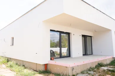 Na predaj 4-izbový dom, 84 m², Nitra, Golianovská