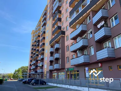Обʼєкти в оренду, Bratislava-Petržalka · €6 750
