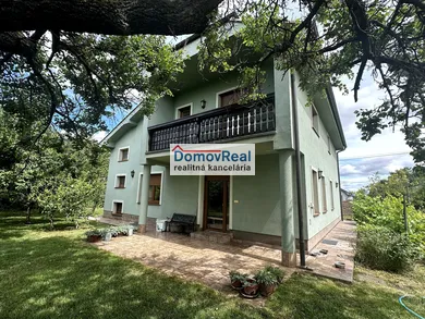 Na predaj 4-izbový dom, 146 m², Bratislava-Podunajské Biskupice