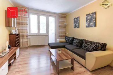 Na prenájom 3-izbový byt, 78 m², Nové Zámky, Novomestská