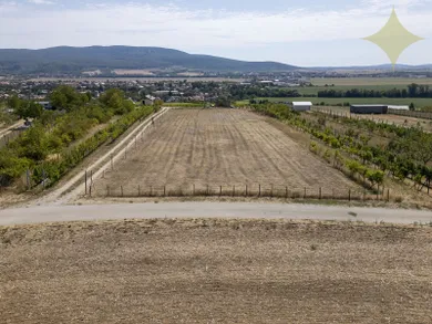 Na predaj pozemok, 57 m², Topoľčianky, Žikavecká
