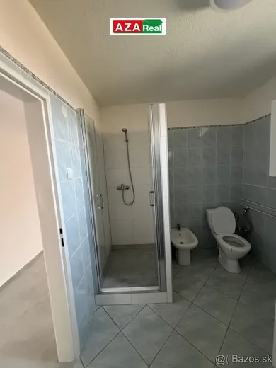 Na prenájom 3-izbový byt, 128 m², Bratislava-Jarovce, Pílová
