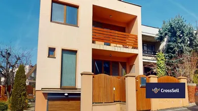 Domy na sprzedaż, 5-pokojowe, Nitra · €319 900
