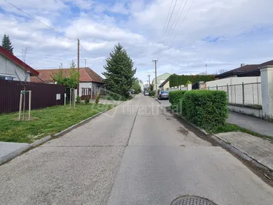 Na predaj pozemok, Sládkovičovo, Školská