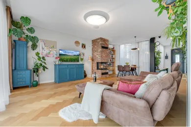 Na prenájom 5-izbový dom, 204 m², Bratislava-Nové Mesto