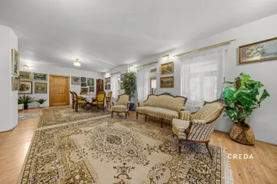Na predaj 3-izbový byt, 164 m², Banská Štiavnica, Jána Bottu