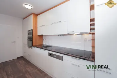 Na predaj 3-izbový byt, 61 m², Most pri Bratislave