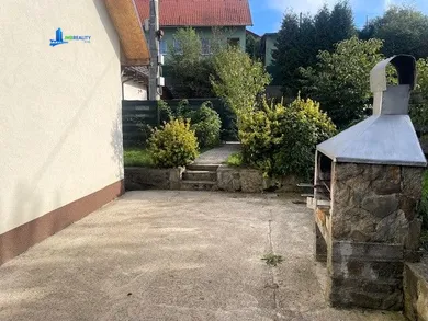 Na predaj 4-izbový dom, 140 m², Hronec, Stredná