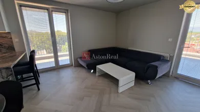 Na prenájom 3-izbový byt, 87 m², Poprad, Hviezdoslavova